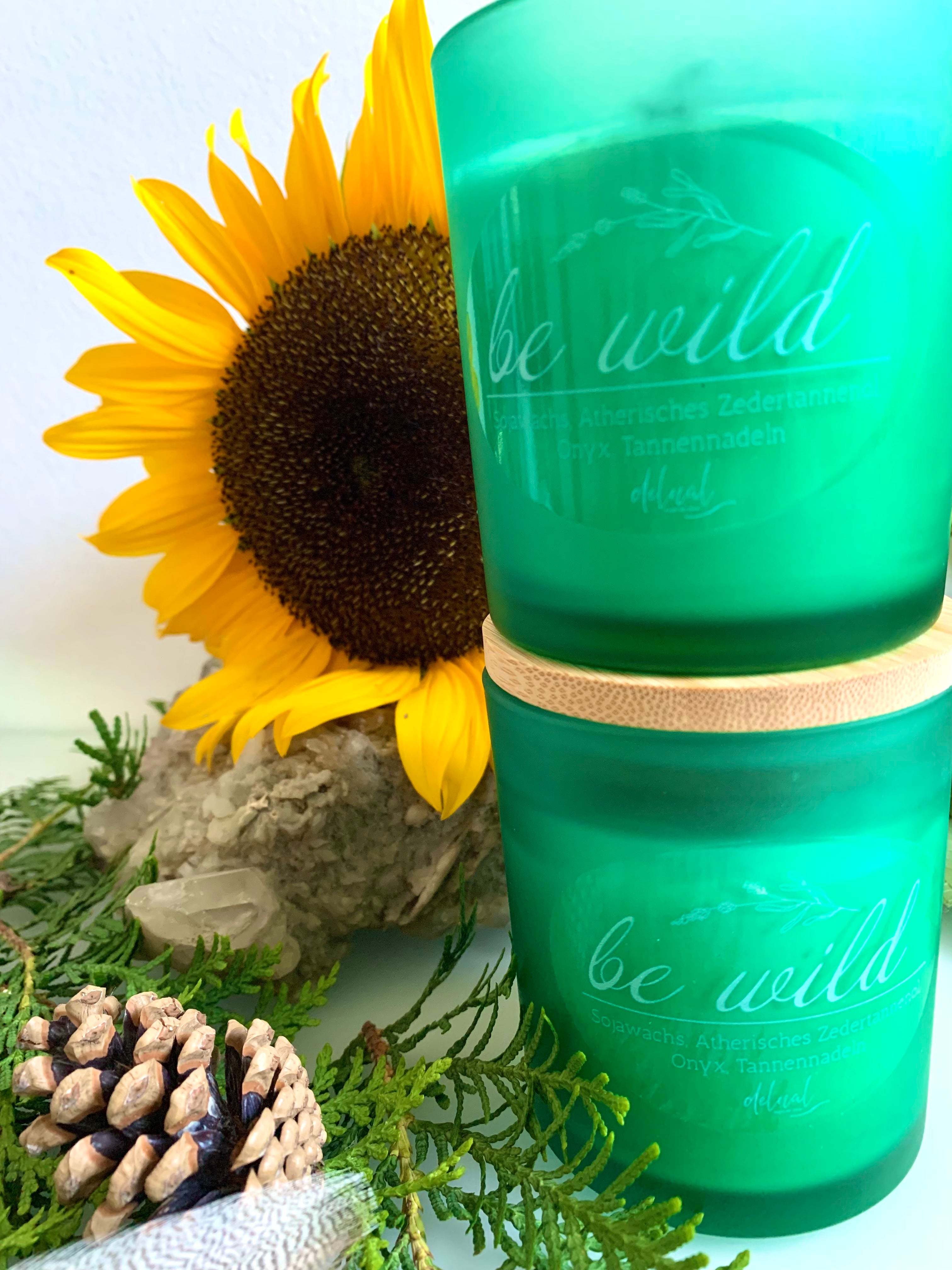 SELBSTFÜRSORGE KRISTALLKERZE "BE WILD" MIT HOLZDECKEL