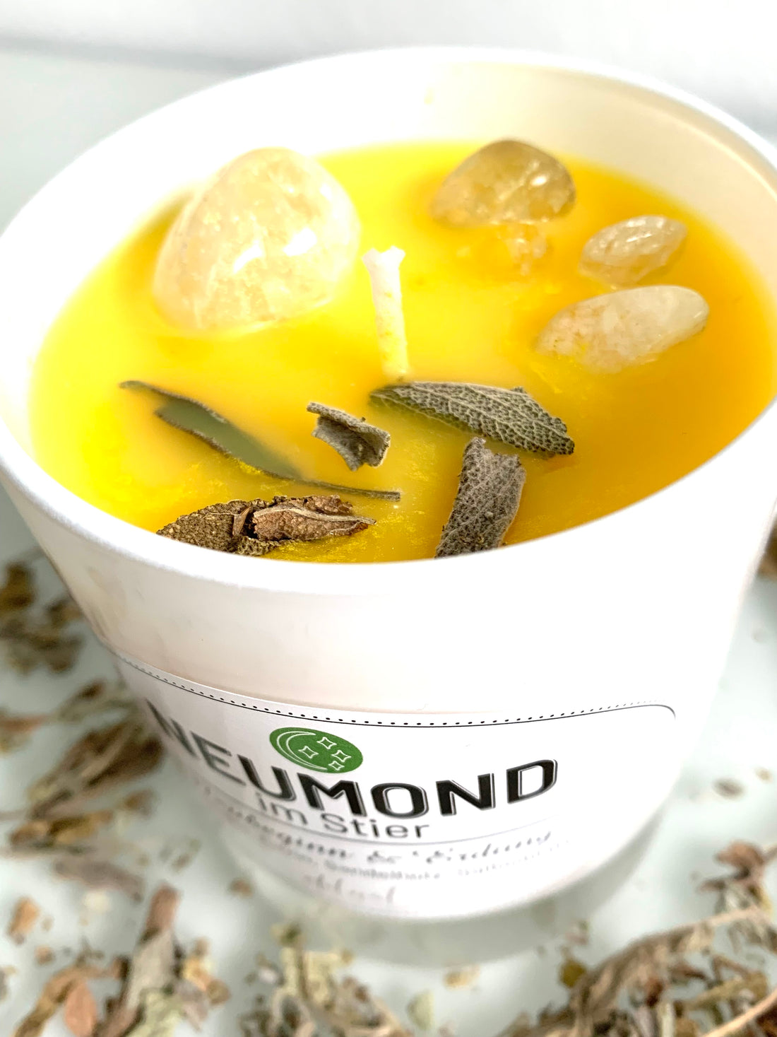 Neumond Kristallkerze im Sternzeichen Stier, Neubeginn & Erdung