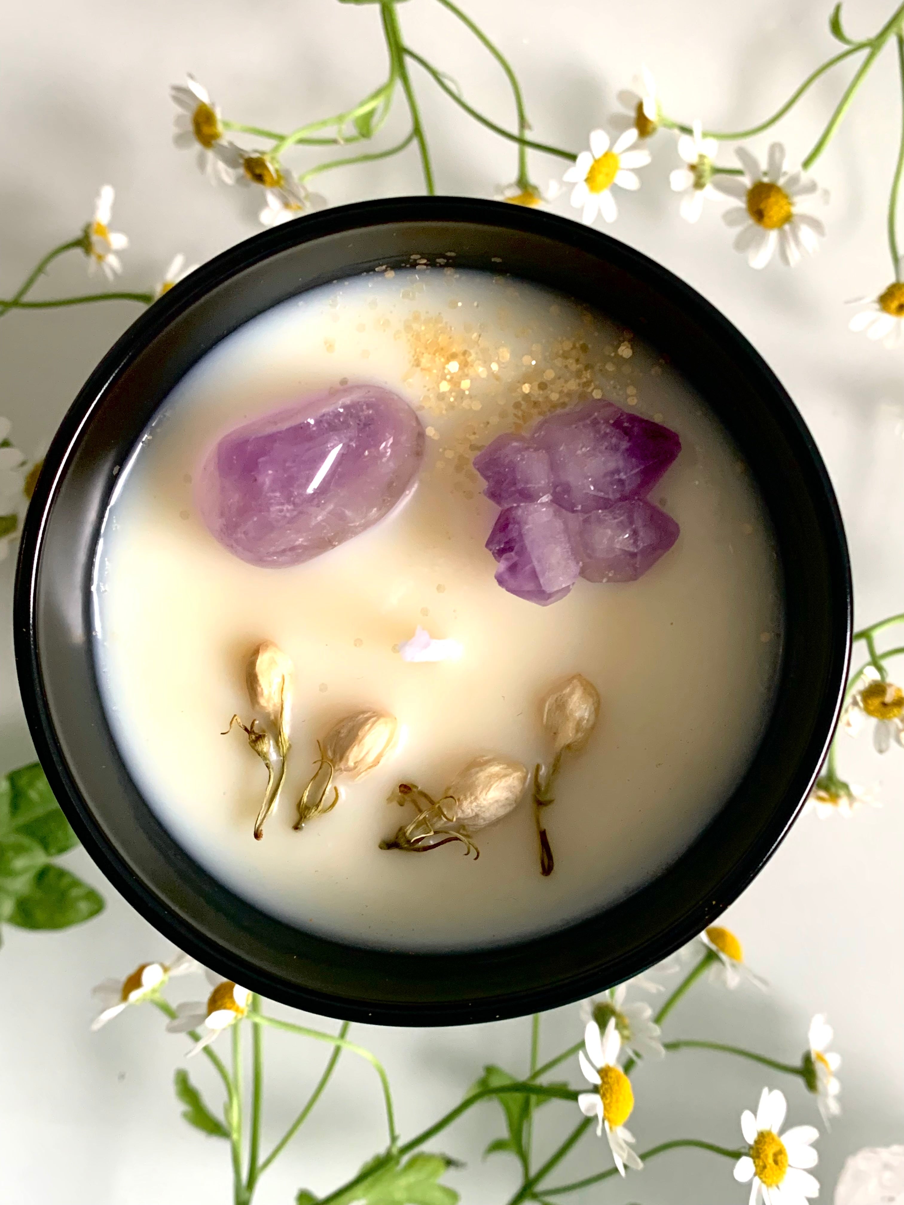 Vollmond Kristallkerze im Sternzeichen Steinbock, Disziplin & Loslassen, mit ätherischen Ölen und Blüten
